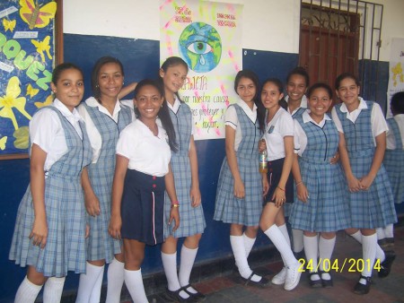 Alumnas del 11-1 en el dia de la tierra